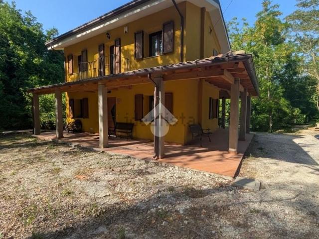 Case e ville in vendita di 140 m² in Via del Molino