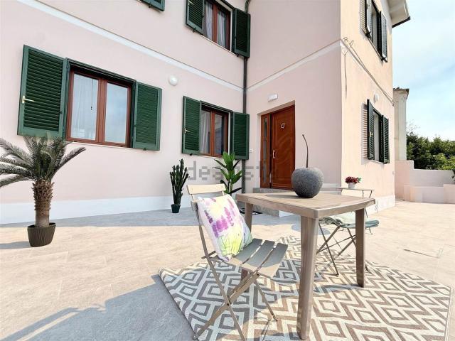 Case e ville in vendita di 140 m² in Via del Pino