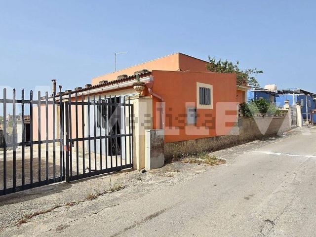 Case e ville in vendita di 140 m² in Via delle Viole