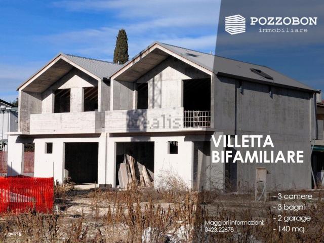 Case e ville in vendita di 140 m² in Via Feratine