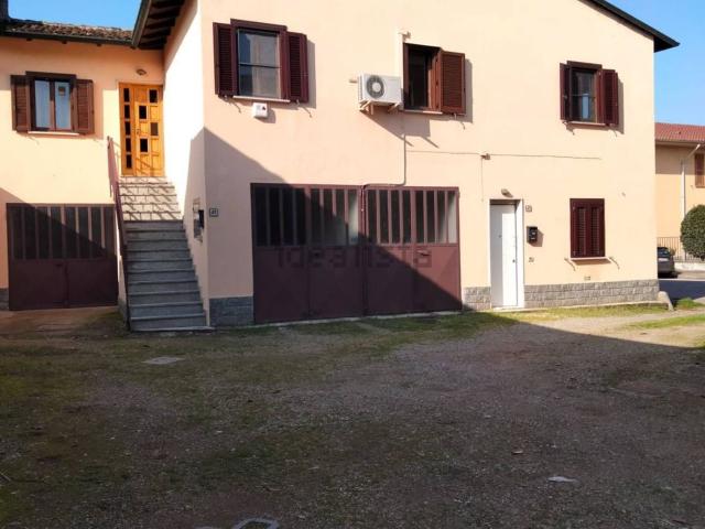 Case e ville in vendita di 140 m² in Via Fratelli Rosselli, 41