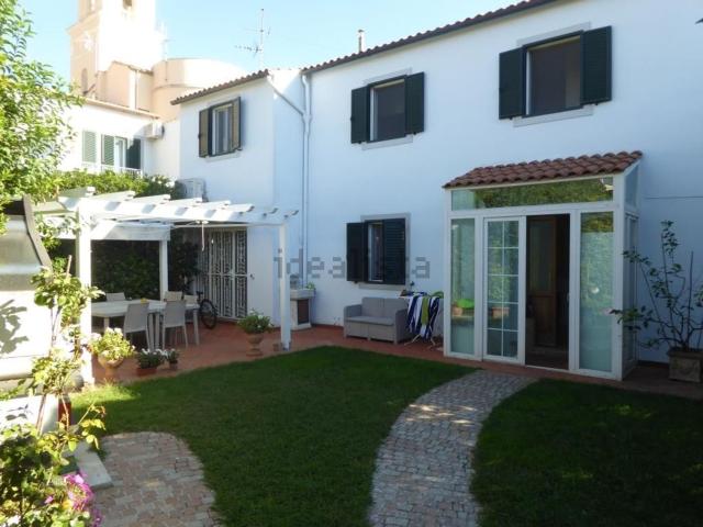 Case e ville in vendita di 140 m² in Via Oreste Franchini