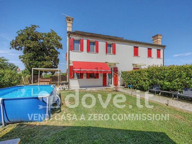 Case e ville in vendita di 140 m² in Via Monte Adamello, 1