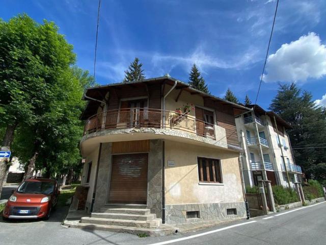 Case e ville in vendita di 140 m² in Via Montenero, 46