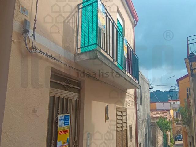 Case e ville in vendita di 140 m² in Via Maestra