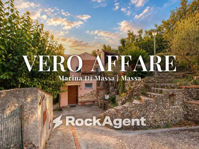 Case e ville in vendita di 140 m² in Via Massa Sant&apos Agata, 12