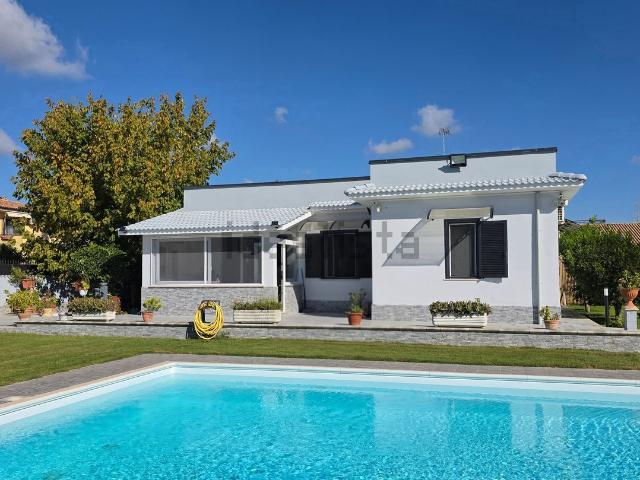 Case e ville in vendita di 140 m² in Via Mercurio
