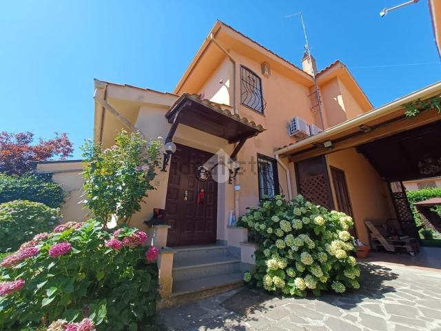 Case e ville in vendita di 140 m² in Via Niccolò Paganini, 4