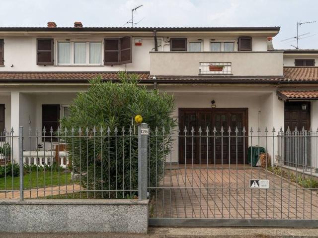Case e ville in vendita di 140 m² in Via Papa Giovanni XXIII