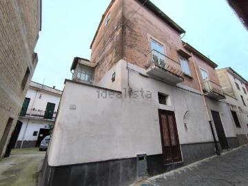 Case e ville in vendita di 140 m² in Via Parrocchia, 1