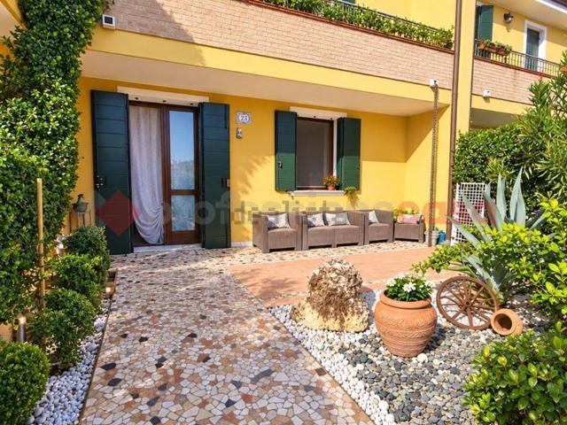 Case e ville in vendita di 140 m² in Via Pietra
