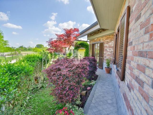Case e ville in vendita di 140 m² in Via Rivarolo Bossole, 20