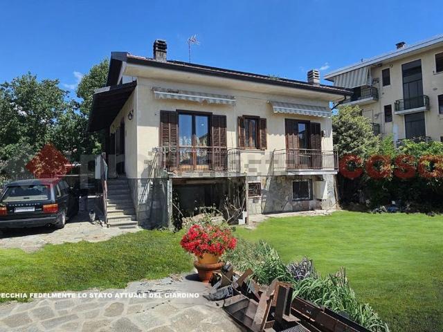 Case e ville in vendita di 140 m² in Via Villaggio San Giacomo