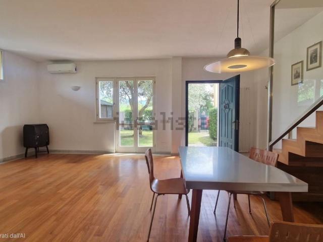 Case e ville in vendita di 140 m² in Via Zamenhof