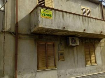 Case e ville in vendita di 140 m² in Via Zelante