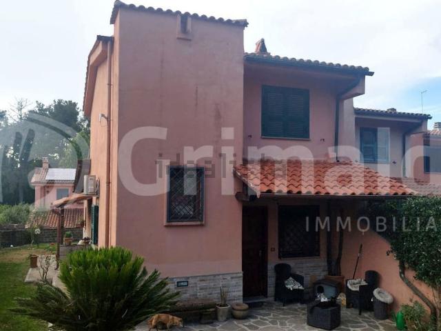 Case e ville in vendita di 140 m² in Viale L. Van Beethoven