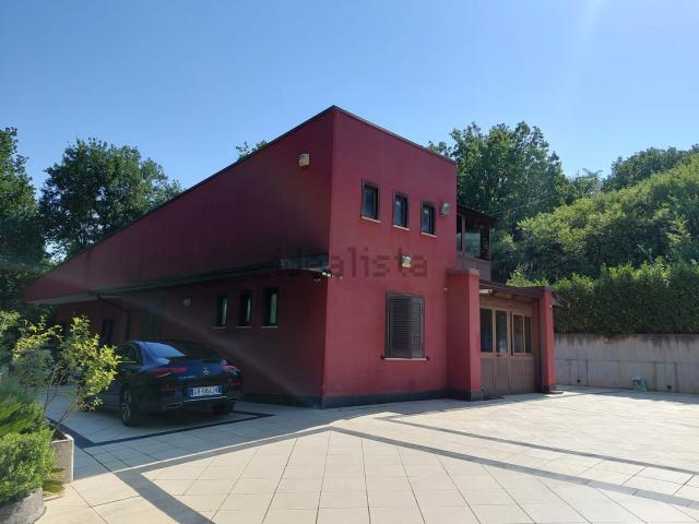 Case e ville in vendita di 140 m² in Viale Leonardo da Vinci
