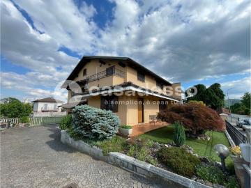 Case e ville in vendita di 140 m² in Viale San Caio, 18
