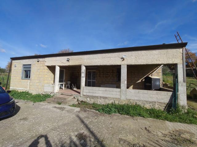 Case e ville in vendita di 140 m² in Contrada Costantino