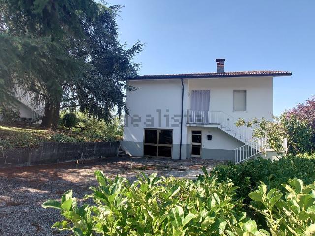 Case e ville in vendita di 140 m² in Località Magnano