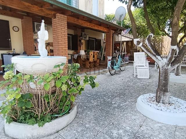 Case e ville in vendita di 140 m² in Lungomare Nazario Sauro, 11