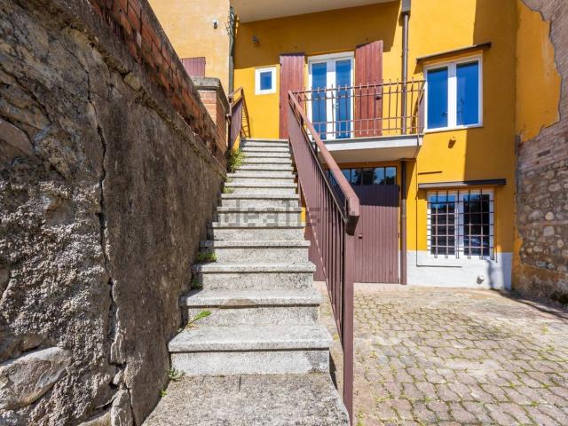 Case e ville in vendita di 140 m² in Piazza C. Sartori, 1