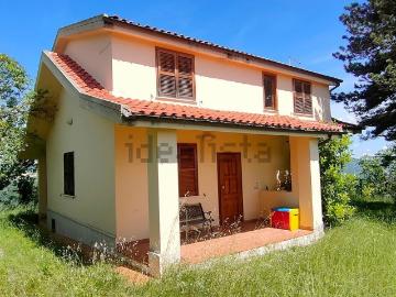 Case e ville in vendita di 140 m² in Strada Colleiano