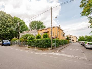 Case e ville in vendita di 140 m² in Strada Commenda, 7