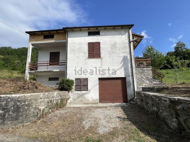 Case e ville in vendita di 140 m² in Strada S. Siro