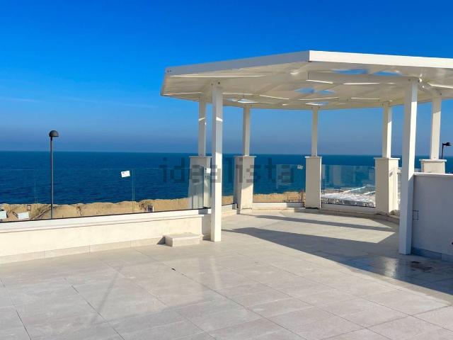 Case e ville in vendita di 140 m² in Strada Provinciale Numana Scossicci Porto Recanati, 214
