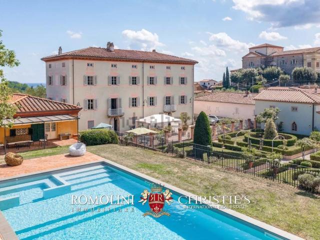 Case e ville in vendita di 1415 m²