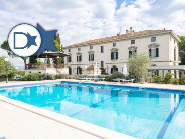 Case e ville in vendita di 1419 m² in Viale Lorenzo Porciatti, 2