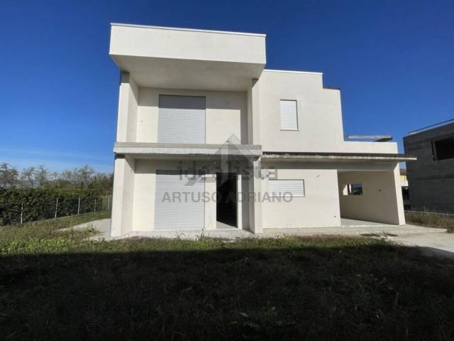 Case e ville in vendita di 141 m² in Via Alcide De Gasperi
