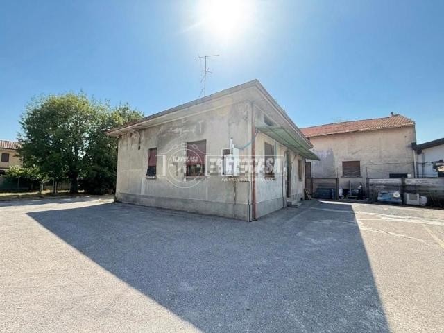 Case e ville in vendita di 141 m² in Via Libertà, 105
