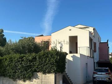 Case e ville in vendita di 141 m² in Via Salvatore Firinu, 3