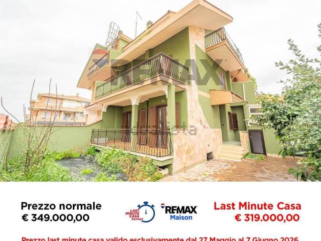 Case e ville in vendita di 141 m² in Via P. Fumaroli, 2
