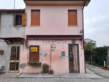 Case e ville in vendita di 141 m² in Via Primo Boccati