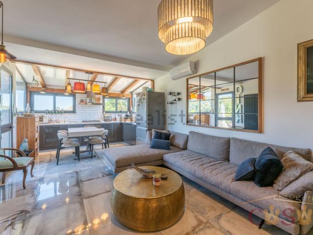 Case e ville in vendita di 141 m² in Via Tremiti, 2