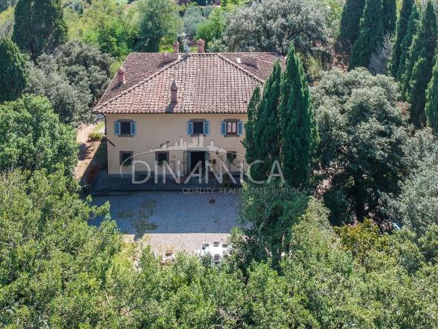 Case e ville in vendita di 1420 m²