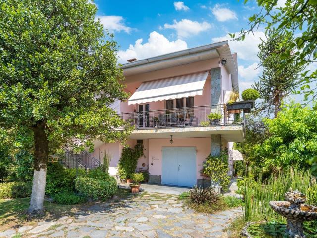 Case e ville in vendita di 142 m² in Via Antica di Pinerolo, 36