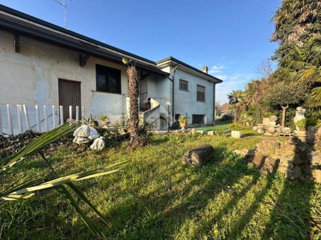 Case e ville in vendita di 142 m² in Via Giuseppe Verdi, 37