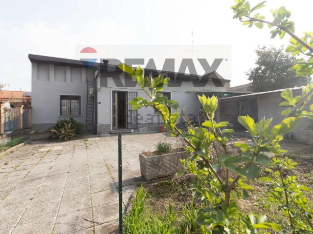Case e ville in vendita di 142 m² in Via Sicilia, 12