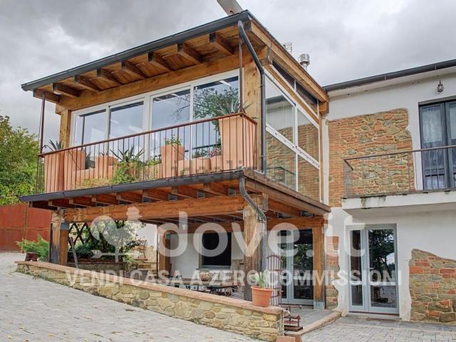 Case e ville in vendita di 142 m² in Strada di Torena, 607