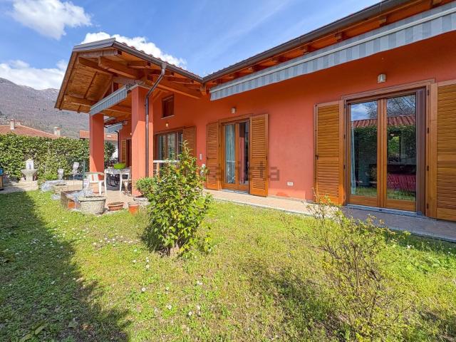 Case e ville in vendita di 143 m²