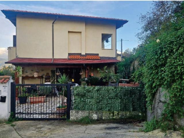 Case e ville in vendita di 143 m² in Via Casalicchio