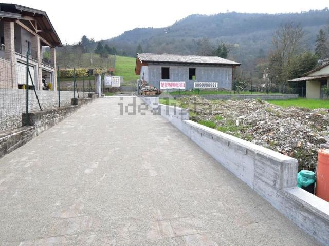 Case e ville in vendita di 143 m² in Via Giovanni Battilochi, 150