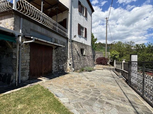 Case e ville in vendita di 143 m² in Via del Carmine, 37