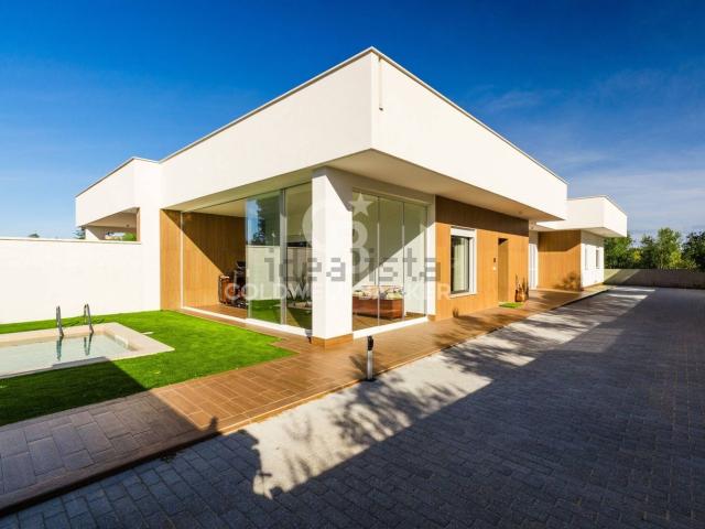 Case e ville in vendita di 143 m² in Via di Villa Friuli
