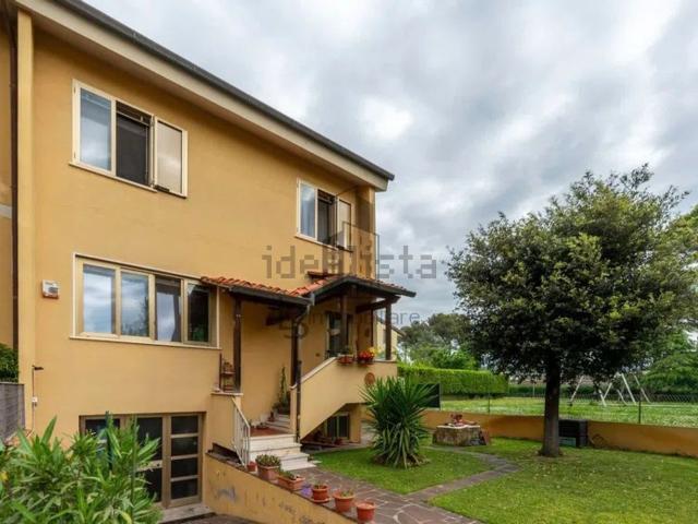 Case e ville in vendita di 143 m² in Via Libero Raglianti