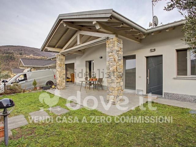 Case e ville in vendita di 143 m² in Via Terra d&apos Insubria, 16